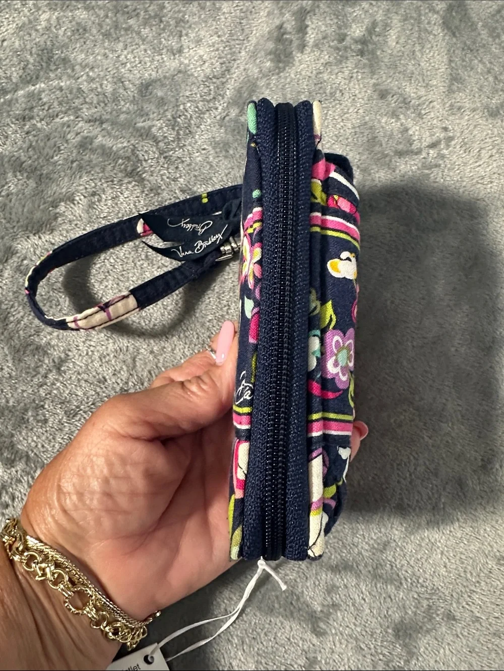 NWTS Vera Bradley Navy Floral Quilted Wristlet wallet/Card Case🦋🩷💚